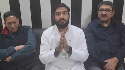 Ali Mehdi, 2 newly elected MCD councillors switch back to Congress hours after joining AAP