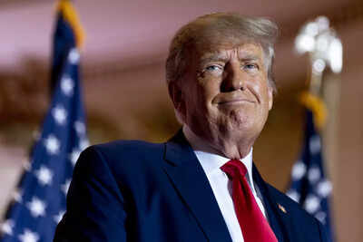 US: Bad news piles up for candidate Trump
