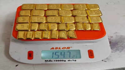 Gold worth Rs 1.37 crore seized at Hyderabad airport
