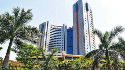 Poaching allegations fly thick and fast ahead of Delhi mayor's election