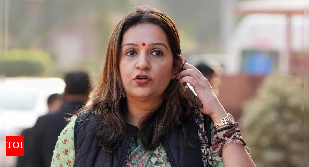 Nirbhaya SUVs Bought With Nirbhaya Fund Providing Security To Eknath nirbhaya-suvs-bought-with-nirbhaya-fund-providing-security-to-eknath