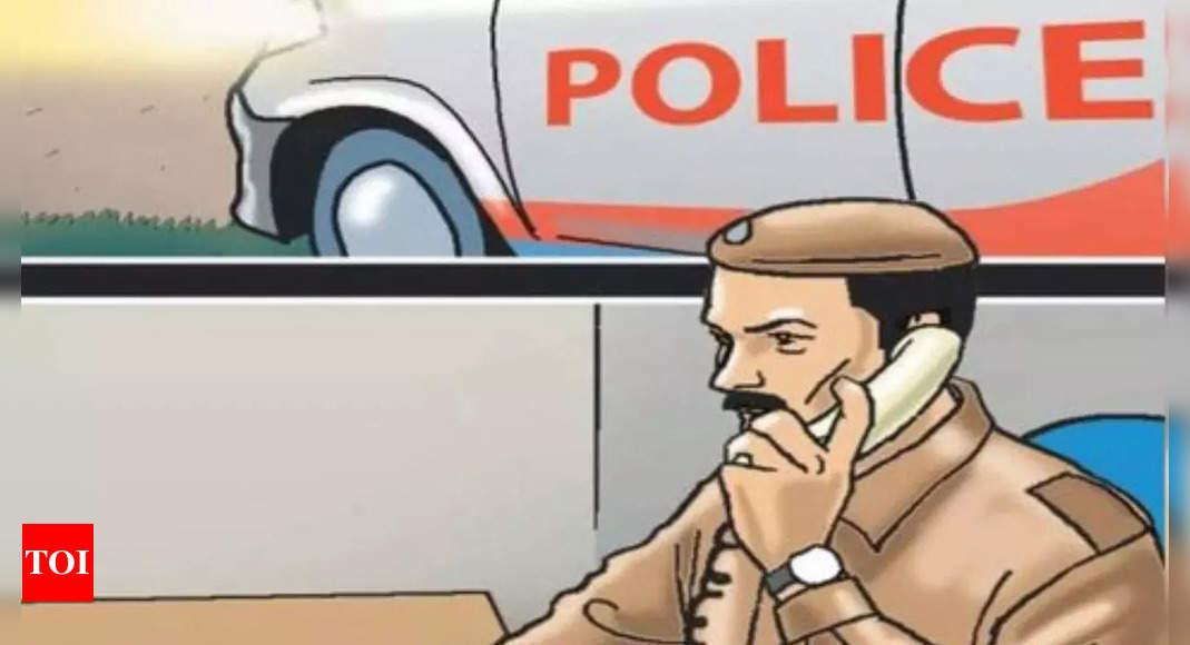 कर्नाटक के श्रीरंगपटना में हिंदुत्ववादी कार्यकर्ता को ‘धमकाने’ के आरोप में 8 पुलिसकर्मियों के खिलाफ प्राथमिकी |  मैसूर समाचार – टाइम्स ऑफ इंडिया
