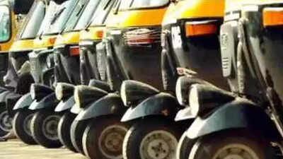 Agitating autorickshaw drivers block 1km road stretch in front of Pune RTO