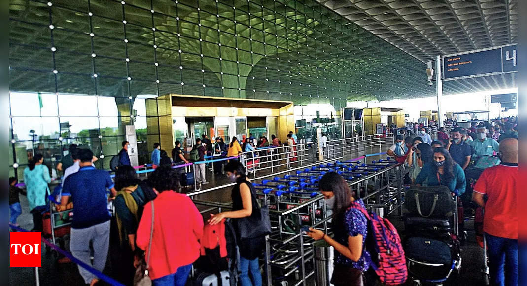 एक दिन में 1.1 लाख घरेलू यात्री: मुंबई हवाईअड्डे ने नई ऊंचाई देखी |  मुंबई समाचार – टाइम्स ऑफ इंडिया