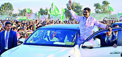 Hemant asks people to reap benefits of ‘Pashu Dhan Yojna’ for healthy lifestyle