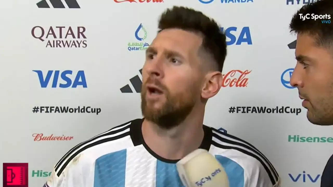 Lionel Messi Shocks Reporter