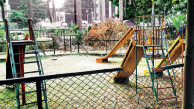 Nagpur Improvement Trust, NMC violate norms by allowing restaurant in Sawarkar Nagar park