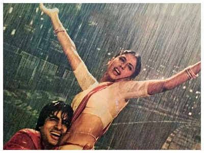 Did you know that late actress Smita Patil cried after she shot the song ‘Aaj Rapat Jaayein’ with Amitabh Bachchan?