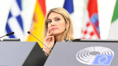 EU parliament sacks vice president over graft scandal