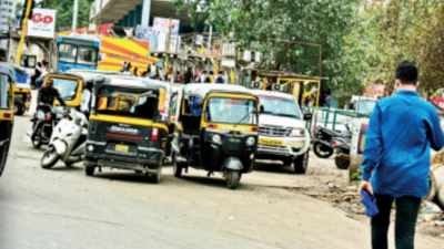 Auto union leader Keshav Kshirsagar among 37 held for blockade in Pune