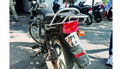 Woman, 5-yr-old Daughter Die As Truck Rams Into Bike | Ghaziabad News ...