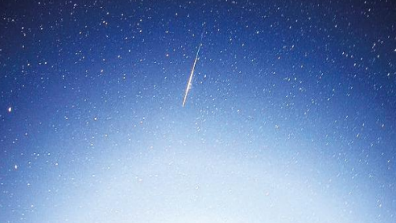 Geminids meteor shower to light up night sky on December 14 and 15 |  Chandigarh News - Times of India