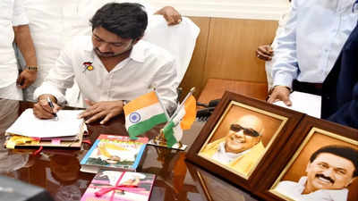 Udhayanidhi Stalin signs these three orders after becoming minister |  Chennai News - Times of India