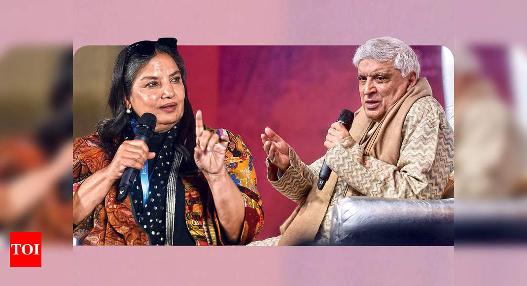 Javed Akhtar Joins Shabana Azmi At The Jashn-e-Rekhta Stage In Delhi ...