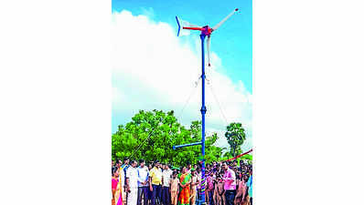 College donates miniature windmill to govt school