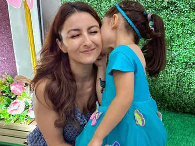 Soha Ali Khan: ‘ছবি নাও চলতে পারে, টাকা ফেরত দিন’, প্রযোজকের ফোনে স্তম্ভিত সোহা…