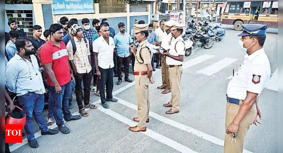 कोयम्बटूर में पथभ्रष्ट मोटर चालकों पर कार्रवाई |  कोयंबटूर समाचार – टाइम्स ऑफ इंडिया