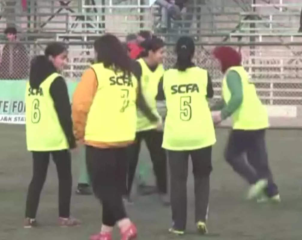 
Sports-loving youth enjoys first winter sports festival in Srinagar
