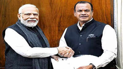 Telangana: Komatireddy Venkat Reddy meets PM Narendra Modi, drops poll hint, mum on party