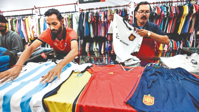 Argentina jerseys sell like hot cakes in Pune ahead of FIFA World Cup final