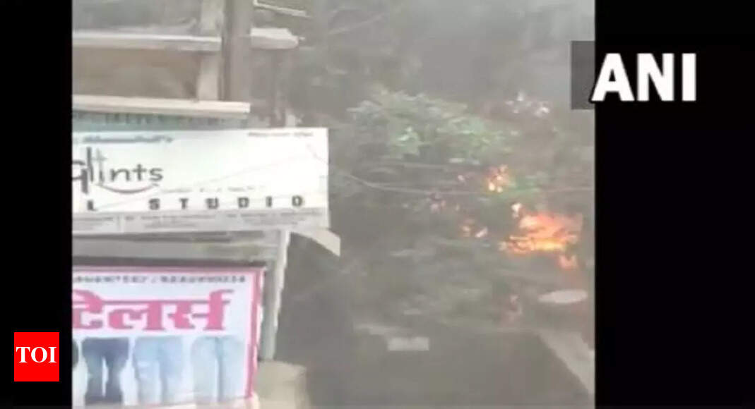 मुंबई के घाटकोपर में विश्वास बिल्डिंग में आग लगने से एक की मौत, दो घायल |  मुंबई समाचार – टाइम्स ऑफ इंडिया