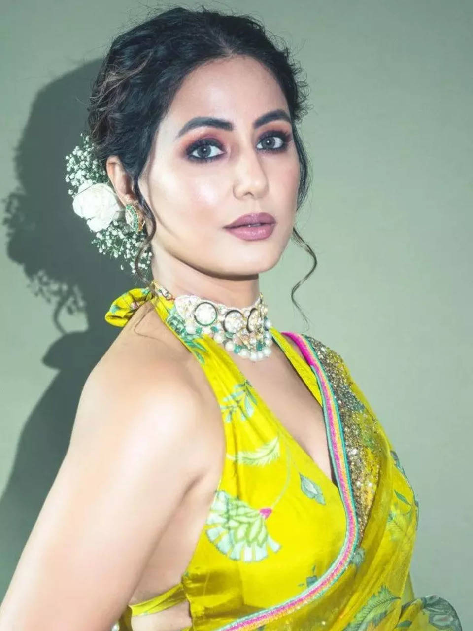 Hina Khan's yellow floral saree with backless blouse is perfect pick for  this wedding season