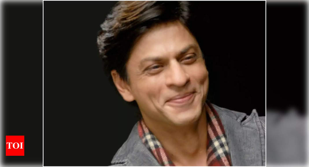 Shah Rukh Khan Has A Witty Response For A Fan Who Asked His Whatsapp Number Hindi Movie News