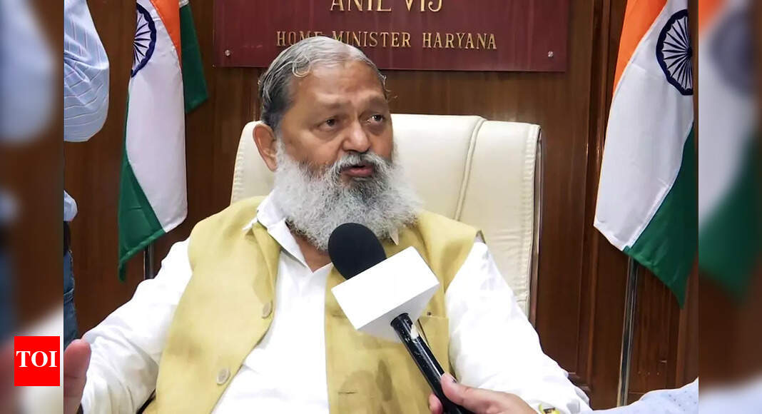 हरियाणा के मंत्री अनिल विज ने पुलिस को सीएडब्ल्यू को प्राथमिकता देने का निर्देश दिया, सेवारत रक्षा कर्मियों, परिजनों से संबंधित मामले |  गुड़गांव समाचार – टाइम्स ऑफ इंडिया