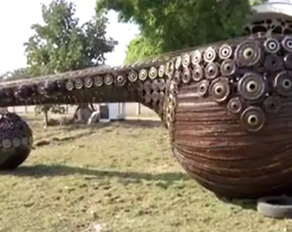 
Bhopal artists make ‘Veena’ from scrap and waste material
