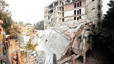 Big part of building collapses in Lucknow, none injured | Lucknow News ...