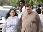 Nitin Mukesh with wife