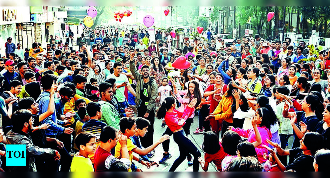 Hundreds Of Residents Enjoy 3 Hrs Of Fun & Games At College Road