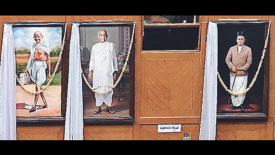 Despite Opposition, VD Savarkar Portrait Unveiled In Karnataka's ...