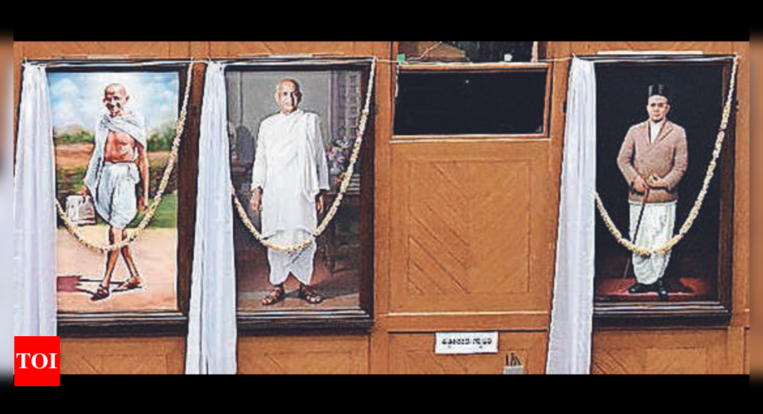 विरोध के बावजूद कर्नाटक के सुवर्ण सौधा हॉल में वीडी सावरकर के चित्र का अनावरण |  हुबली न्यूज – टाइम्स ऑफ इंडिया