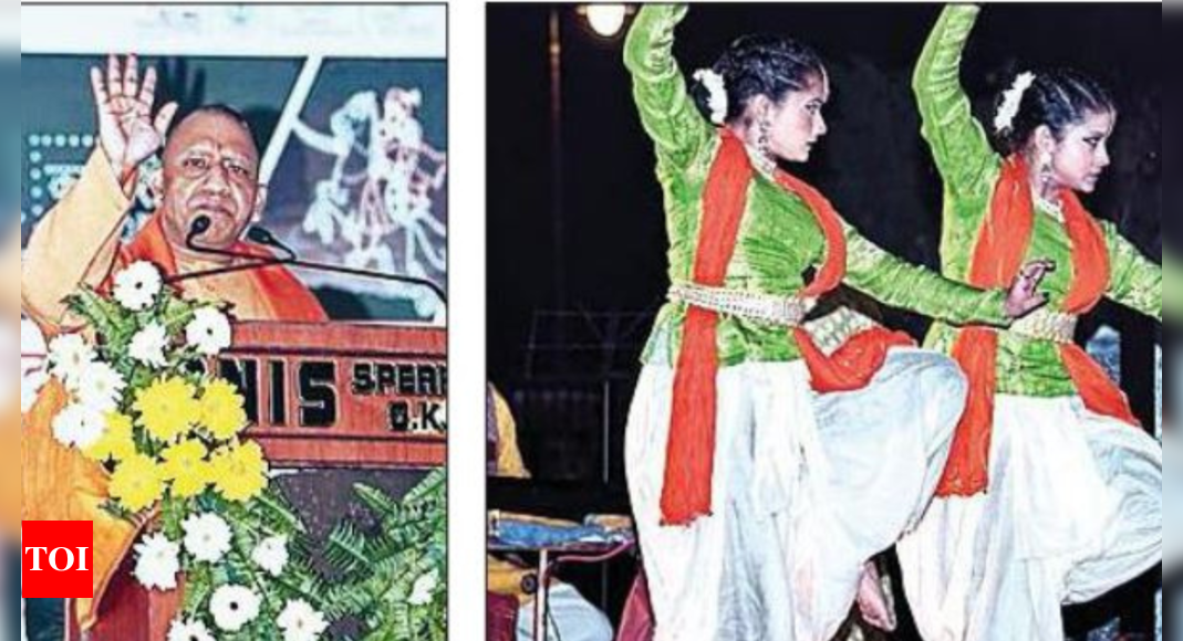उत्तर प्रदेश: सबसे बड़ा ड्रोन शो काकोरी नायकों को श्रद्धांजलि देता है |  वाराणसी समाचार – टाइम्स ऑफ इंडिया