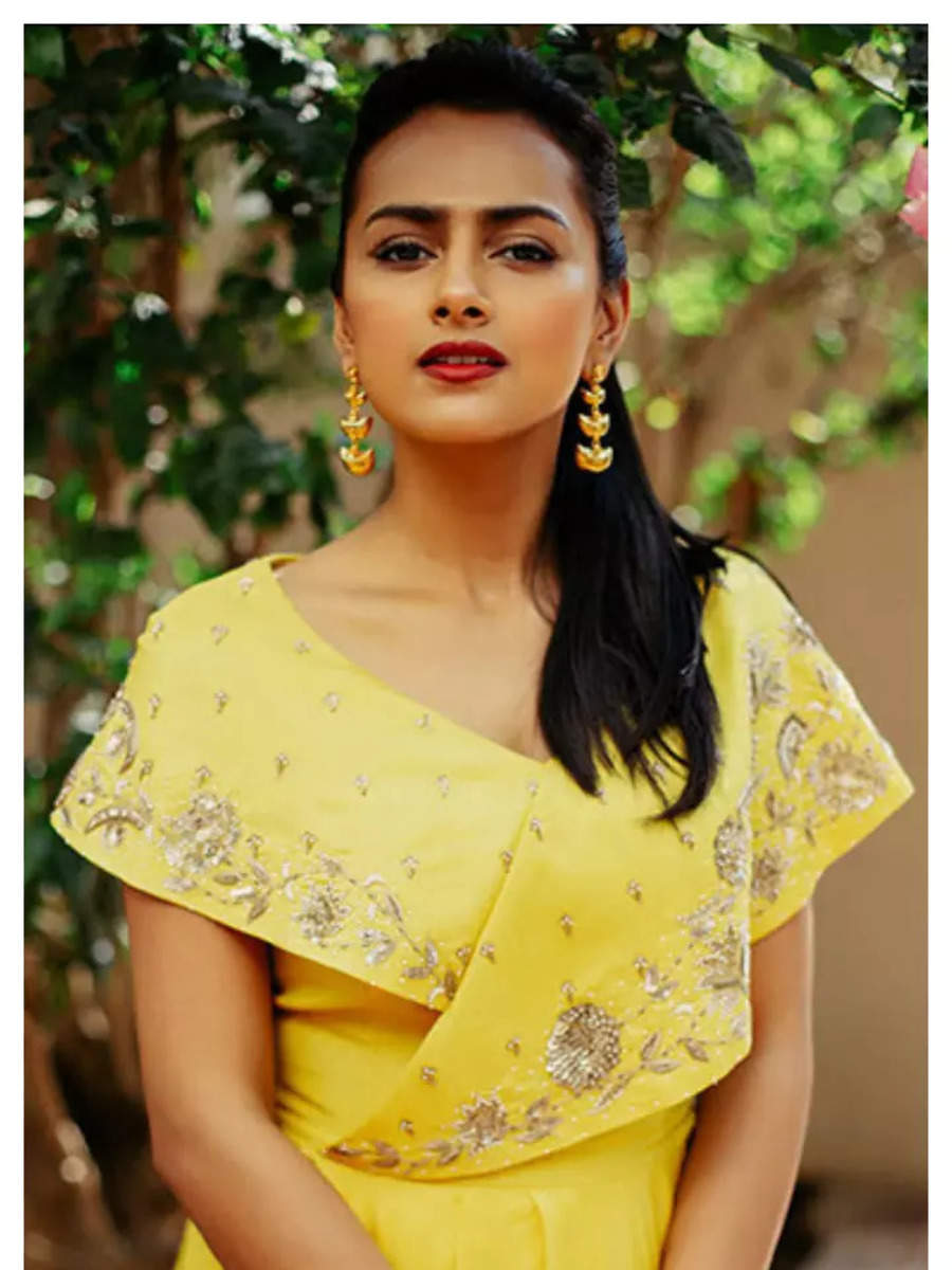 10 Girl Next Door Styles Of Shraddha Srinath Times Of India