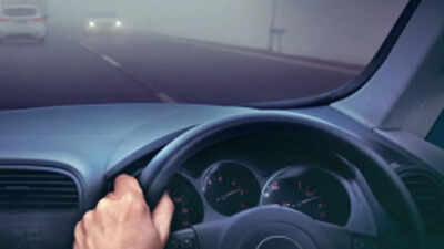 15 safety tips for winter driving in foggy conditions