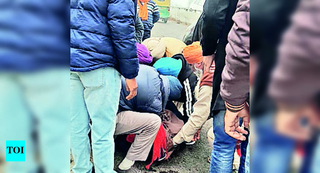 स्कूल के बाहर, दुर्घटना में शिक्षिका की मौत |  लुधियाना समाचार – टाइम्स ऑफ इंडिया