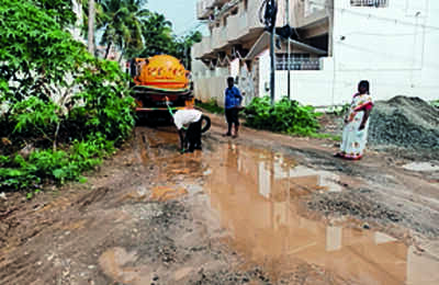 Relay damaged roads at PN Pudur: Councillor