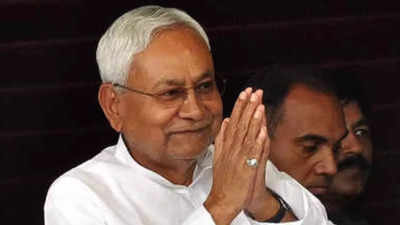 Nitish Kumar takes a dig at Centre for issuing Covid-19 alarm