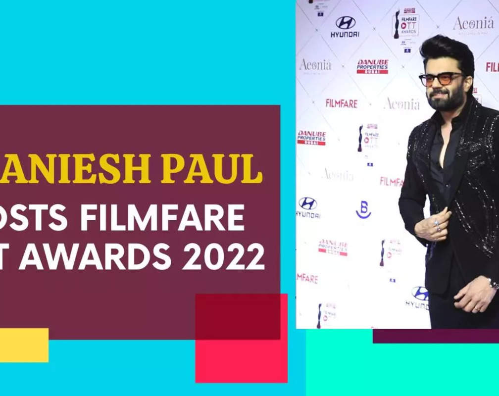 
Maniesh Paul hosts Filmfare OTT Awards
