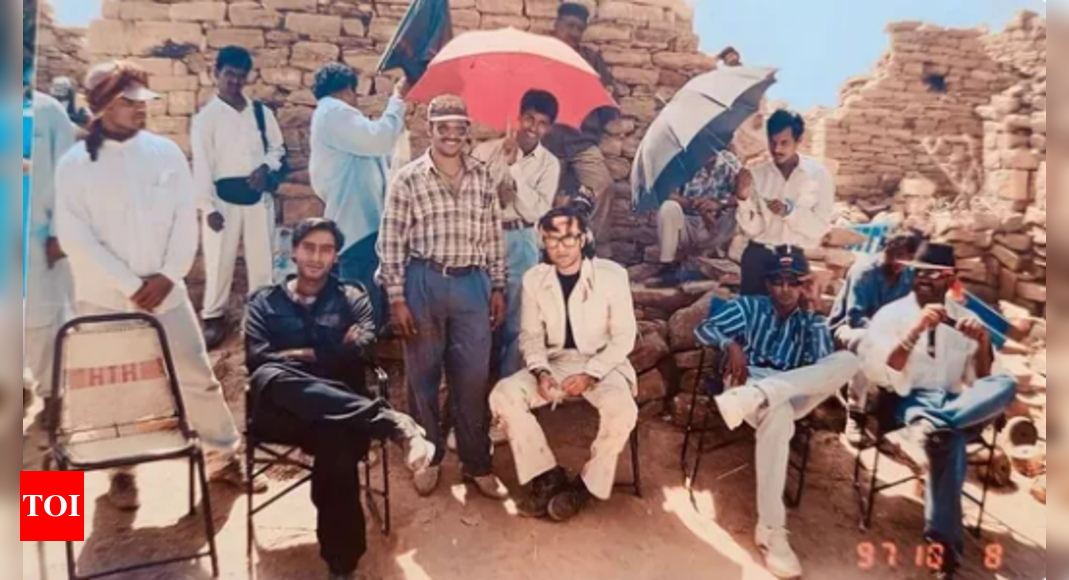 Ajay Devgn shares throwback pic from Kachche Dhaage set, reveals it was ‘fun’ taking that trip – Times of India
