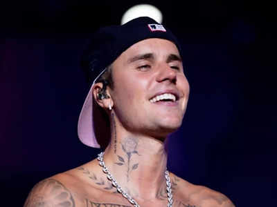 Justin Bieber slams H&M 'trash' merchandise featuring his image - Times ...