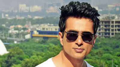 Now, actor Sonu Sood comes to aid of Sitamarhi schoolboy