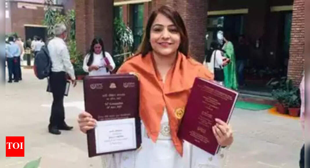 दिल्ली की बेहतरी के लिए पार्षदों के साथ सौहार्दपूर्ण ढंग से काम करने पर होगा मुख्य फोकस: आप मेयर पद की पसंद शैली ओबेरॉय |  दिल्ली समाचार – टाइम्स ऑफ इंडिया