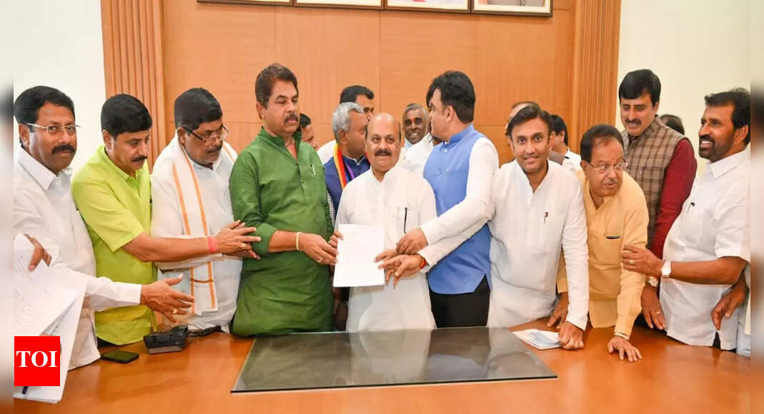 वोक्कालिगा मंत्रियों, विधायकों ने कर्नाटक में आरक्षण कोटा बढ़ाकर 12% करने की मांग की |  हुबली न्यूज – टाइम्स ऑफ इंडिया