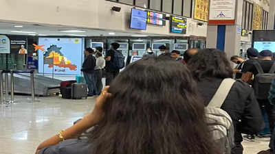 Cable cut disrupts check-in process at Pune airport leading to heavy crowding