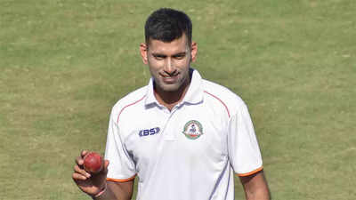 Akshay Wakhare becomes 2nd Vidarbha bowler to take 300 wickets