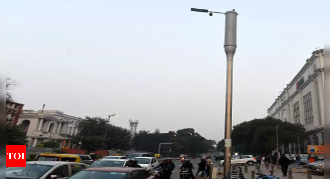मुंबई: ट्रैफिक स्मार्ट पोल स्क्रीन आपत्तिजनक संदेश;  एफआईआर दर्ज |  मुंबई समाचार – टाइम्स ऑफ इंडिया