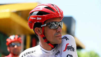 Alberto Contador has surgery to remove more than 100 tumours